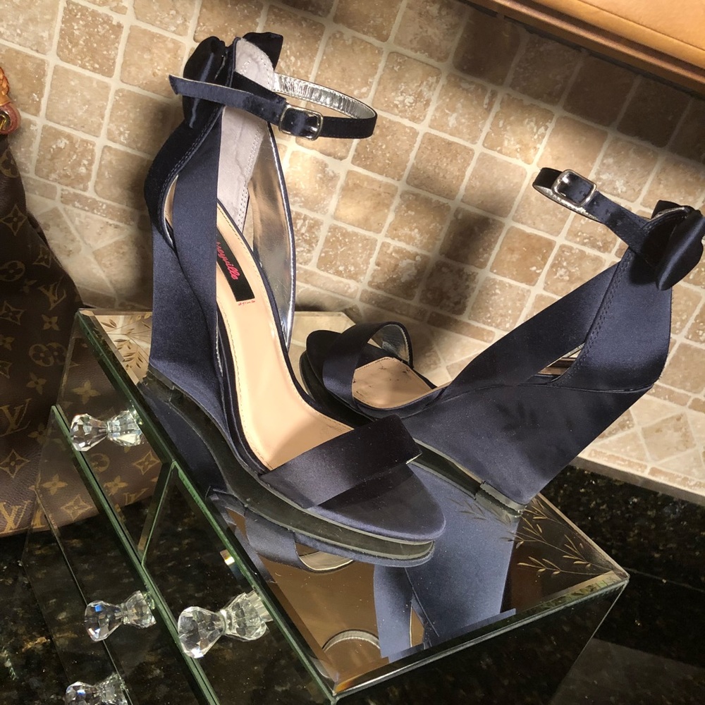 Navy Bow Back Wedge Sandal